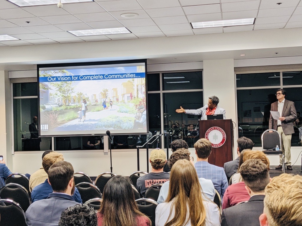 ChapmanArgyros's tweet image. Last night, the Argyros School had the pleasure of hosting #OrangeCounty Real Estate Industry Night, a night in which our @ChapmanU community was able to learn from leaders in the real estate industry as they shared their experiences and insights. #RealEstate #MSRE #ChapmanMSRE