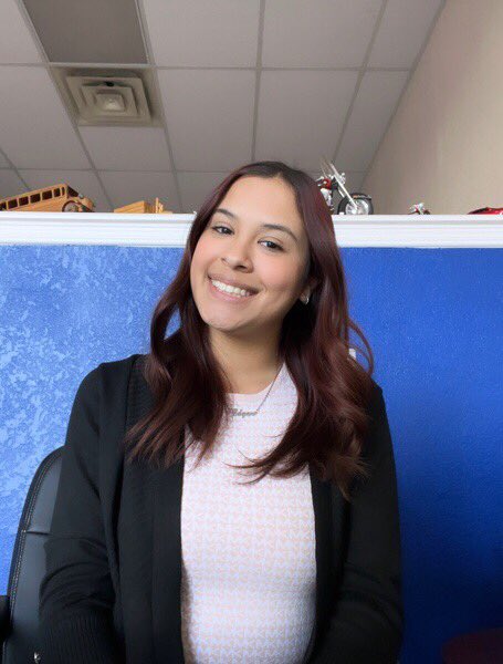 fbla_dvhs's tweet photo. For #WorkWednesday we want to highlight a few of our @dvhs_practicums students that work @dvhsyisd! #OFOD #ItsWhatWeDo #SuccessStartsHere #WeAreTheFuture @FBLA_National https://t.co/01M9F9ODUz