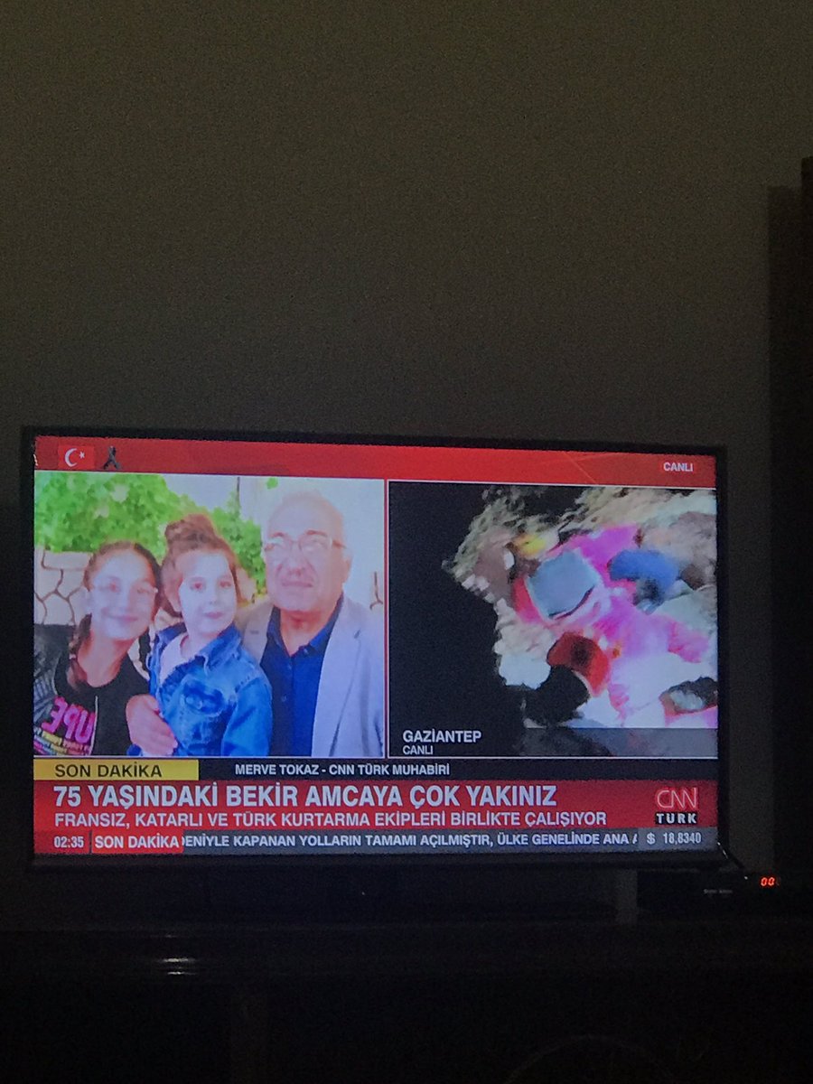 gzm70's tweet photo. Bekir Amcaya çok az kaldı, şükürler olsun🙏🏻 haydi afad ekipleri helal olsun size , çok az kaldı https://t.co/Ewxmk4UfhV