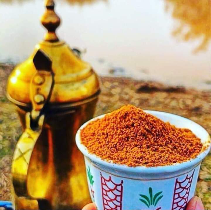 اصبـح على  ريح  هيل  وريح  بريه
فنجـال  دله  يشتت  عني  احزاني

فنـجــال  مــافيه  لامثلـه  ولا زيـه 
واللي مسويه محبوبي على شاني