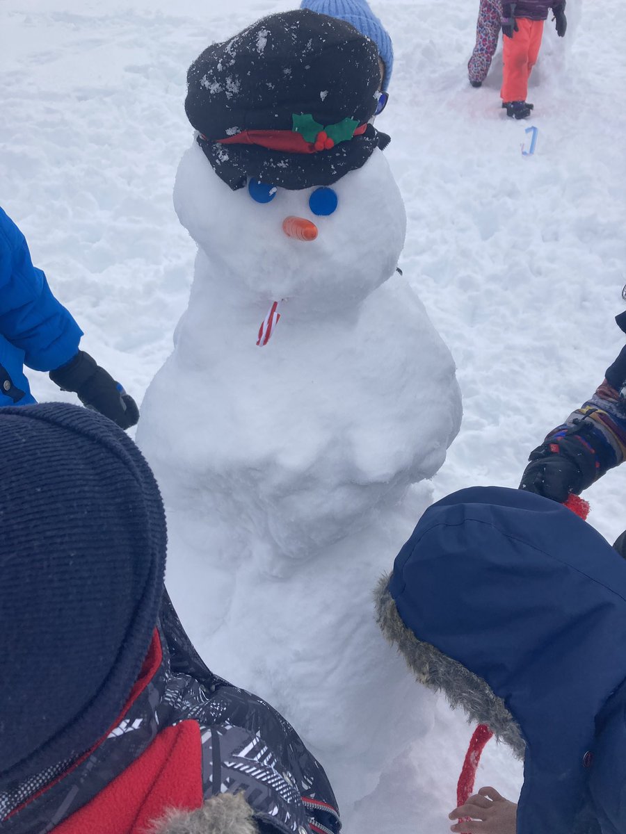 Perfect weather for a trip to Rubicon park today to build snow people! Thanks for the extra hat and buttons <a href="/TScottOCDSB/">Tricia Scott</a> 

<a href="/ShingwakonsPS/">Shingwàkons Public School</a> 
<a href="/fgnazeda/">Figen Demir</a> 
<a href="/kmheckman4/">Kristen Heckman</a>