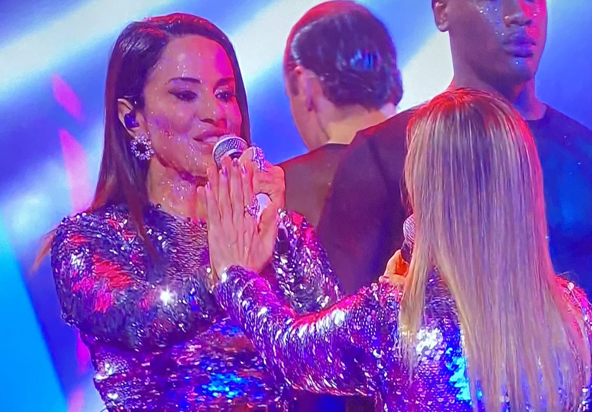 🍷🥖 é solo una follia 📚 on Twitter "io saffica per loro mi hanno in