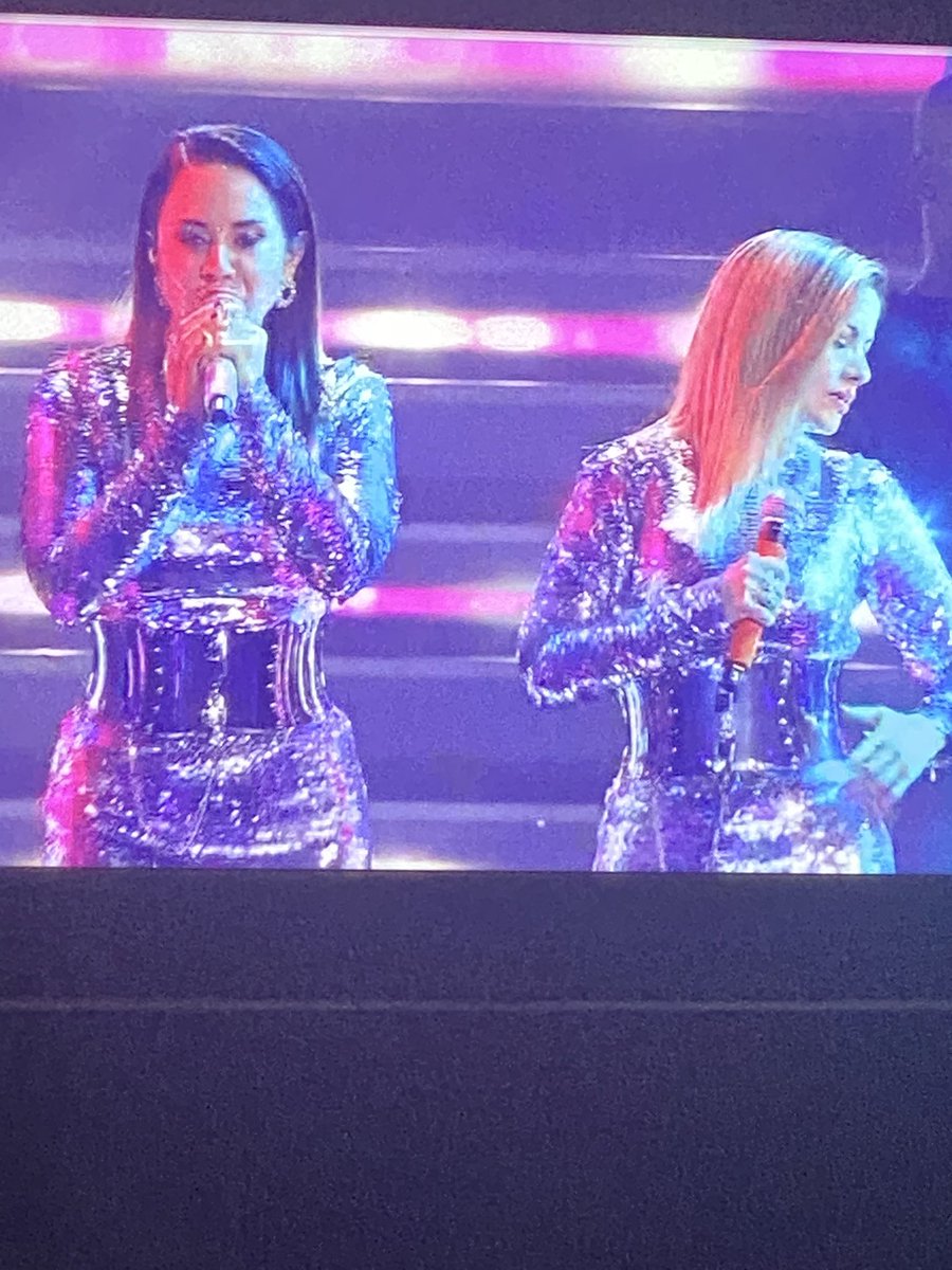 Egocentrico7's tweet image. Bentornate… Paola e Chiara #sanremo2023