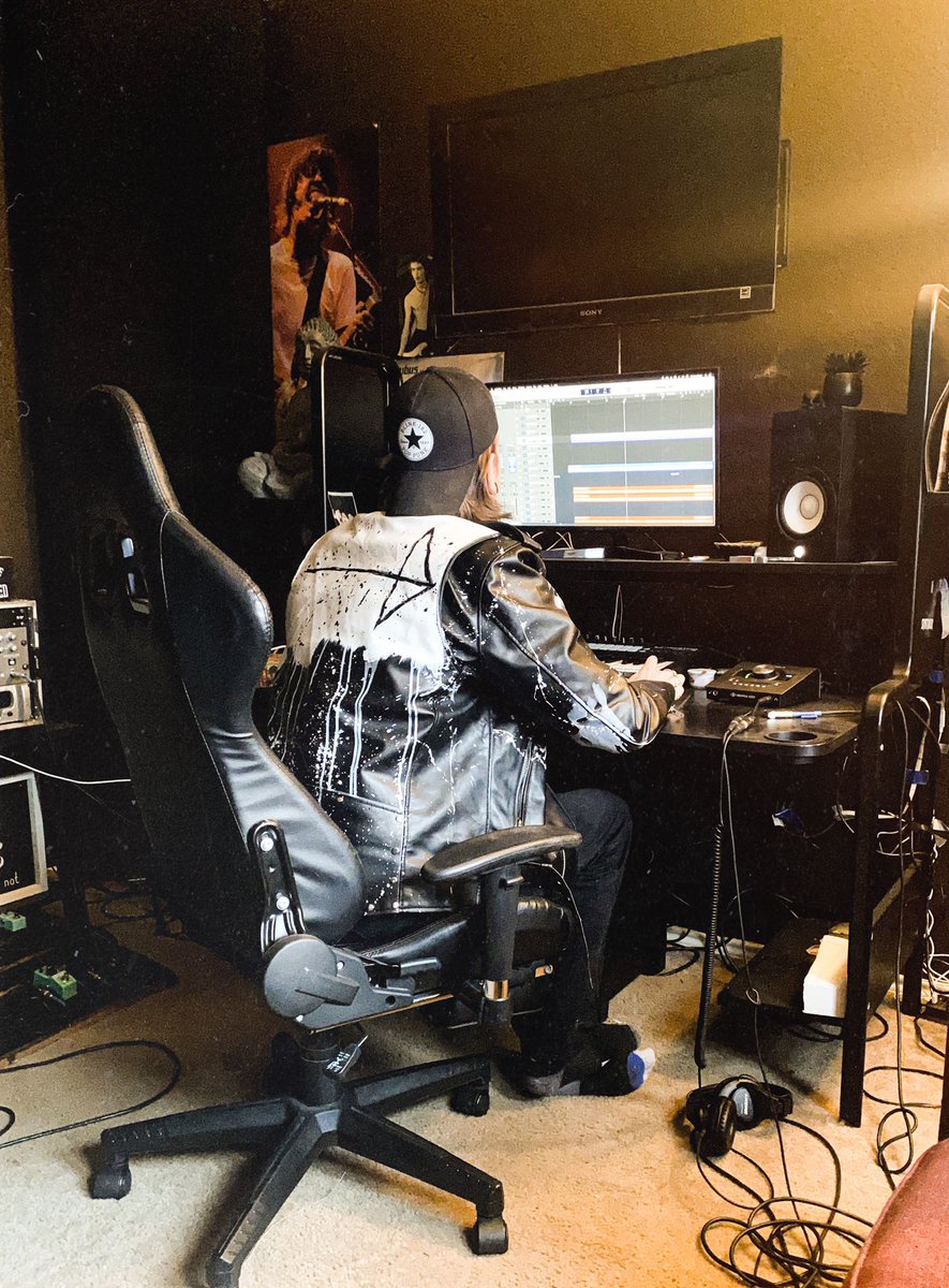 Dialing in the mix 🎸🥁