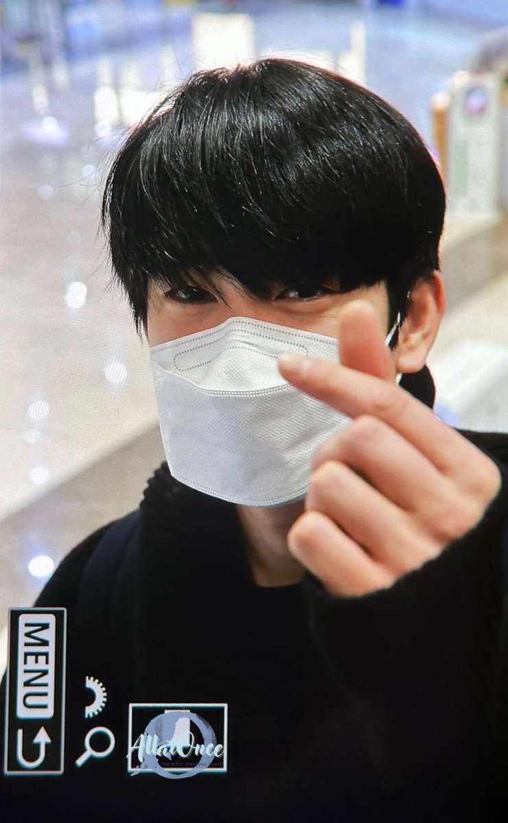 Oh good morning! Have a safe flight, <a href="/JINYOUNG/">박진영</a> 🫶🏻😊 have fun in your tour!