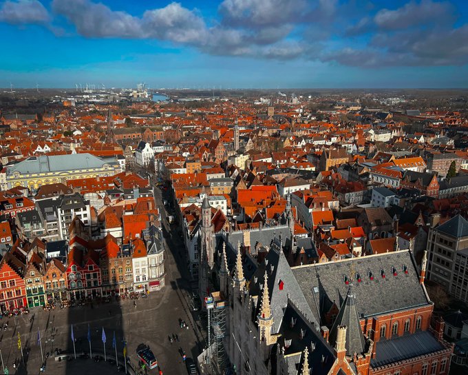 2 pic. Final #Bruges pics I swear... for now ? Am back home, but had to share a couple last pics of me