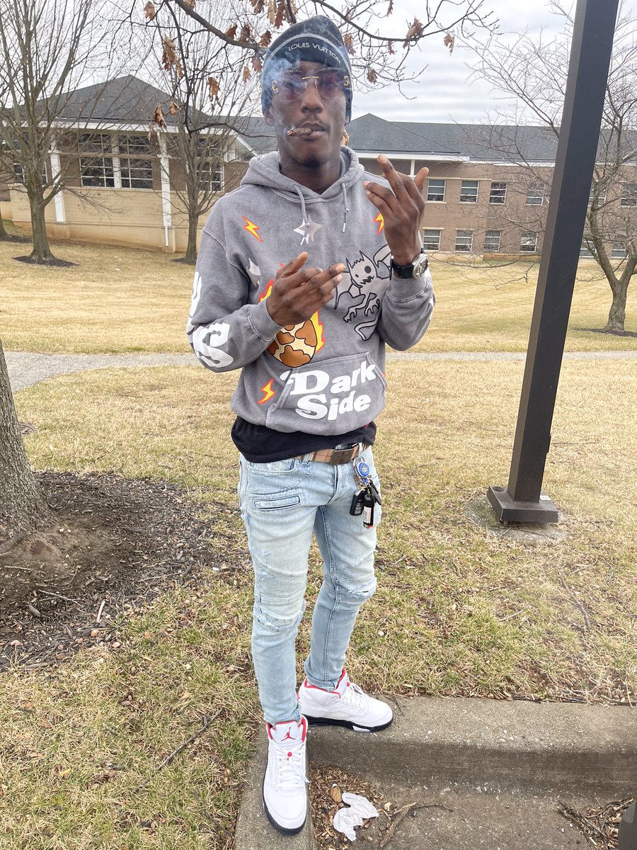 4eva23Way's tweet photo. Been on dat dark side still on dat dark side 😈 I just learned to better myself n master my craft to better at what I do best 💰🏃🏿💨 #NFB🖤 #FreeDaMembers💙🔓 https://t.co/dra28qmx1e