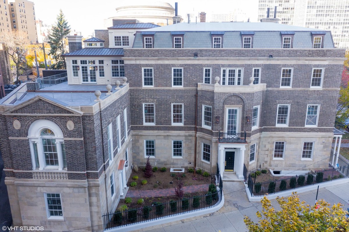 wendyk5's tweet photo. I am looking for a renter for 2700 N Lakeview Avenue # 1 #Chicago #IL  #realestate https://t.co/cYfgp3bBC8 https://t.co/rHIb1P7rfu
