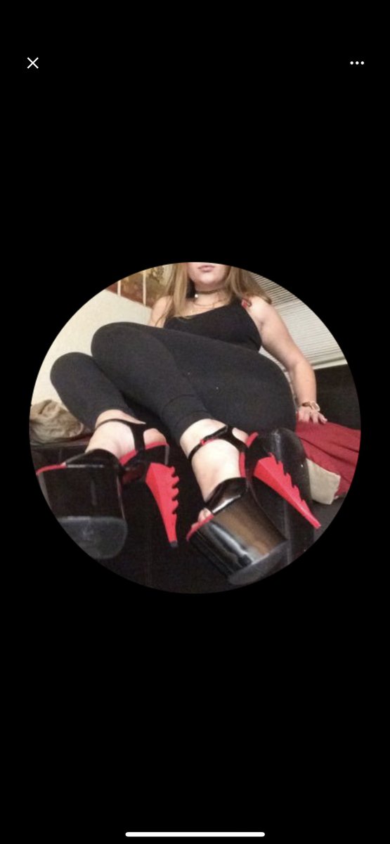 PrincessRenee00's tweet photo. Pic from when I was 18 🥰 a fresh young goddess 🔥💰 do you like my red stilettos ? 🫴🫴 I’m looking for a loyal regular south Florida human atm 🫴 cash meet 💰 https://t.co/jVptFh4OfB