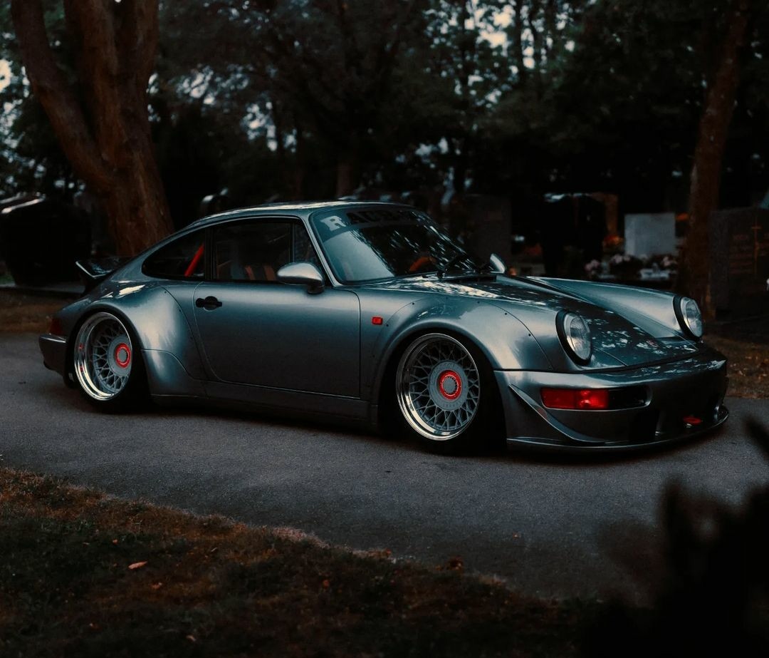 PorscheCIub's tweet photo. RWB 964 https://t.co/MwYmAqBWBL