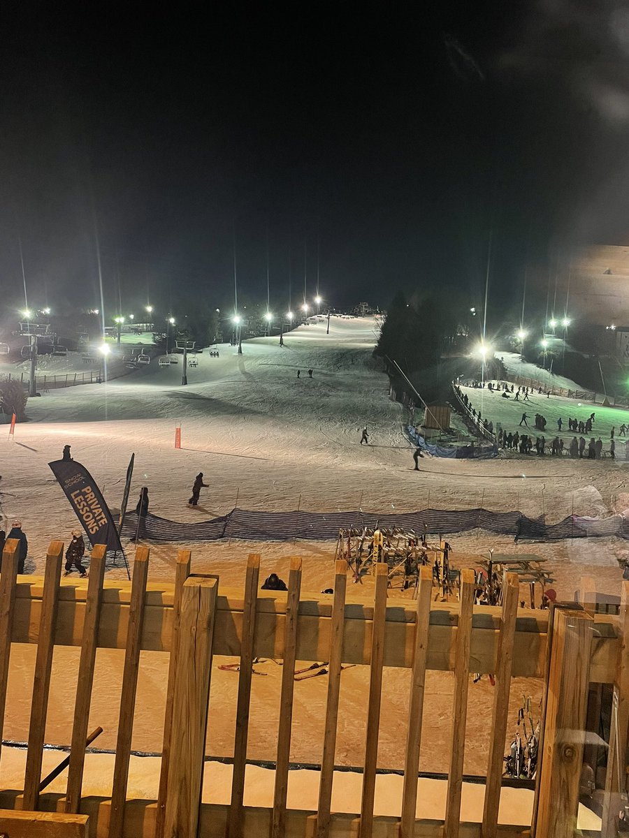 HelenTATh's tweet photo. Current view and the person who made it happen - the NPS SKI AND SNOWBOARD CLUB and the force behind the initiative - Mme Thibault. @newcastle_ps #outdoorfun #KPRLearns @Brimacombe https://t.co/qdIgzeA1N5