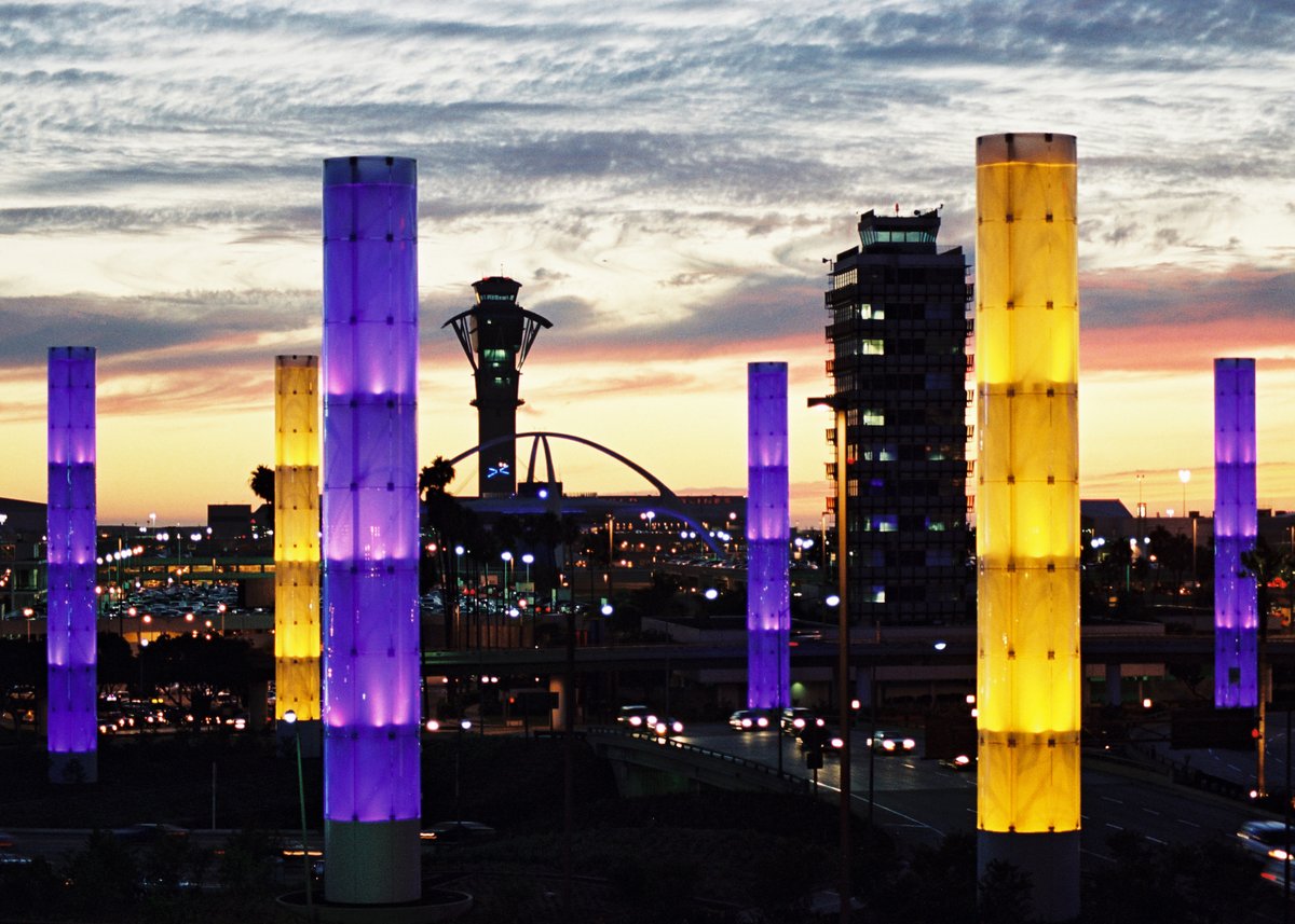 flyLAXairport's tweet photo. Congratulations @KingJames for breaking the all-time @NBA scoring record! The LAX pylons will glow purple and gold tonight as the City celebrates your historic accomplishment. @Lakers #ScoringKing👑 https://t.co/4j6MwyFYWx