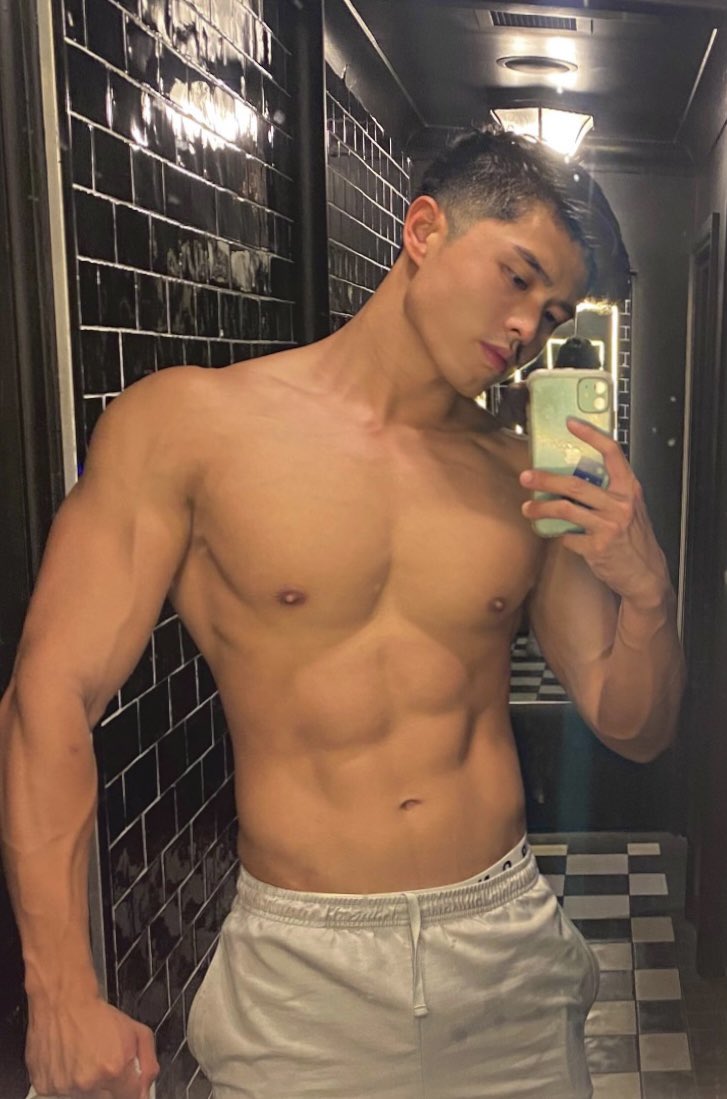 บอยคับ on Twitter: "RT @ethanxxxoffic: 😴"