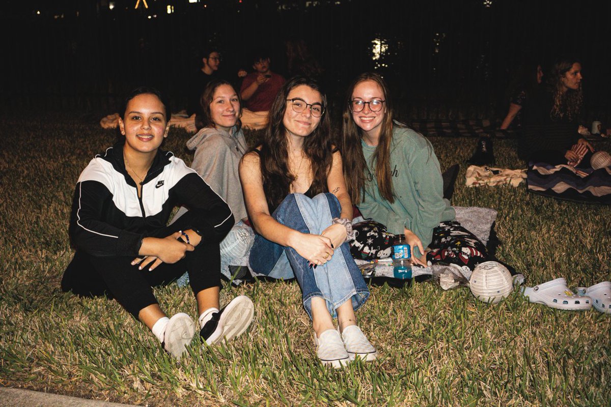 FlaglerCollege's tweet photo. Our students got "Tangled" up at The Dock last week ๐ฅ ๐ฟ Saints crafted lanterns, snacked on popcorn, and enjoyed a movie by the San Sebastiรกn river!
#LifeAtFlagler #FlaglerCollege https://t.co/nWBxWyL1R2