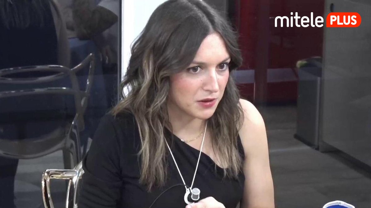 vecinosinfinity's tweet photo. La anécdota de @martajurado durante el juego de los secretos 💣 #Solos8F
https://t.co/5X4PAt2EkL ⬇️ https://t.co/KvEGPhtr4w
