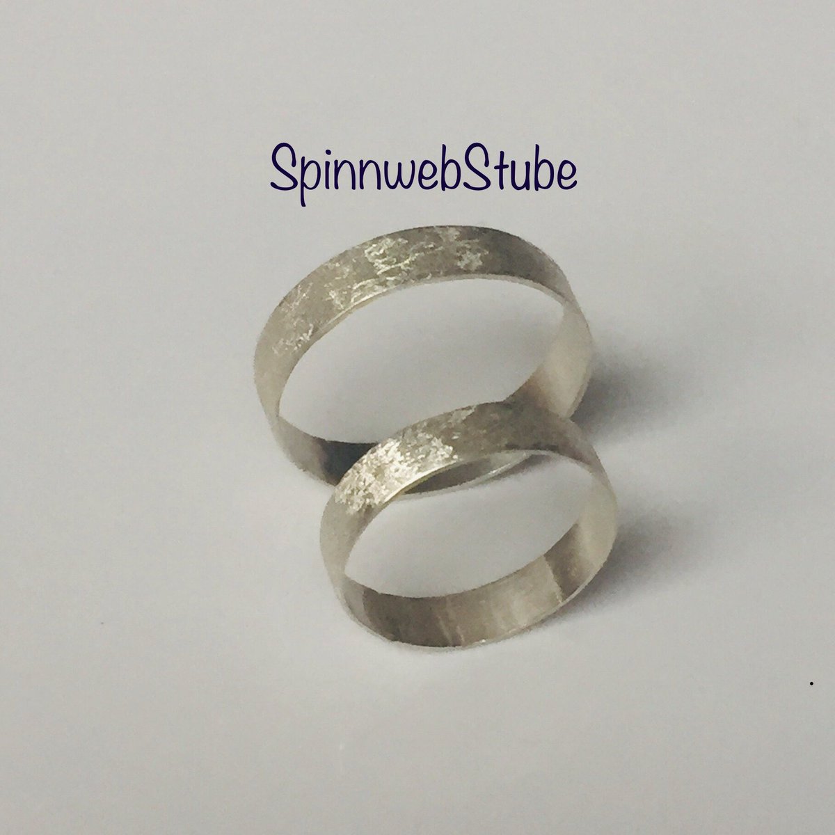 Freue mich, euch diesen Artikel aus meinem Shop bei #etsy vorzustellen: Freundschaftsringe aus Silber 2er Set, handgearbeitet etsy.me/3I9ZYSw