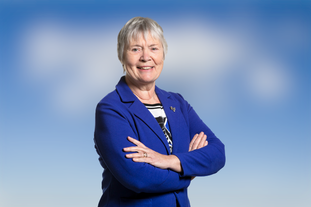 Onze nummer 10 op de lijst is een bekende in waterschapsland. Marianne Langeslag-Linssen uit Diepenveen was namelijk zeven jaar directielid bij Waterschap Vechtstromen.  Ze hoopt met haar inzet voor Water Natuurlijk onze omgeving duurzamer te maken. waternatuurlijkdodelta.nl/marianne-lange…