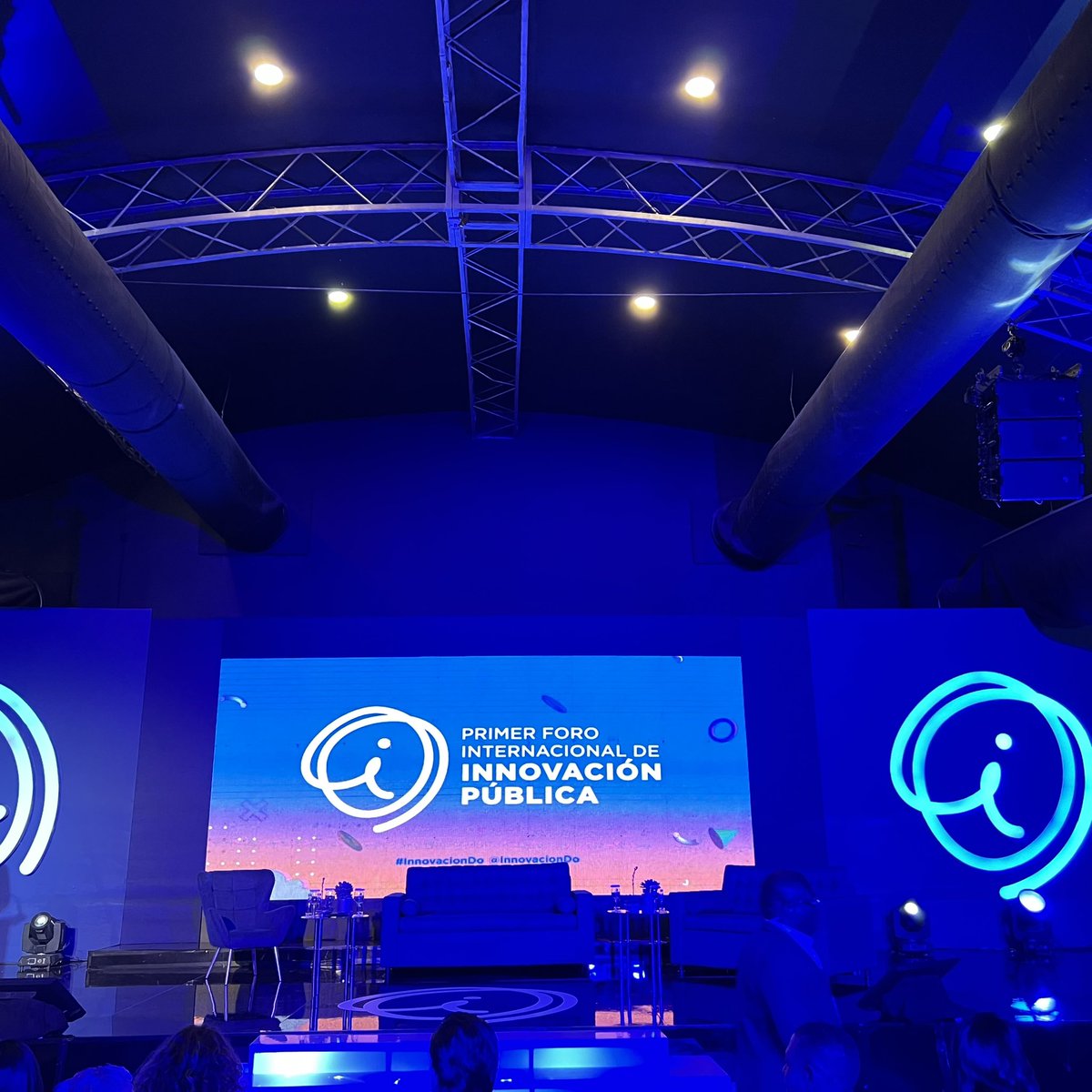 SanzLovaton's tweet photo. Agradecido de participar en este espacio @InnovacionDO , en búsqueda de nuevas formas para transformar los servicios públicos y privados. 

A las 4:30 p. m. me siento a conversar junto a @spereyrarojas @pprazmowski y @nelsonarroyop 
¡No se lo pierdan! 

#InnovacionDO https://t.co/MNjD86FOdy