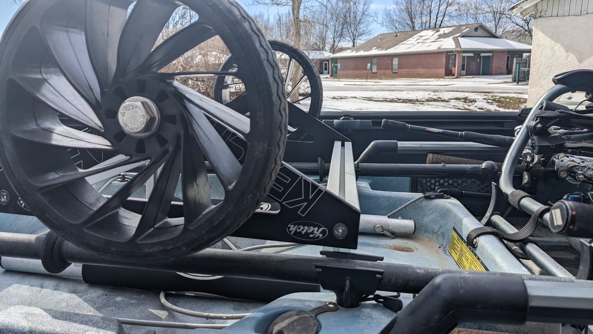 DwainBateyKayak's tweet image. Snow was still on the ground the other day when I got to fish a little while, today it's raining all day. I think i'll wait at least another day before I try to get out again. Maybe tomorrow. #ketchkart #ketchproducts #kayakbassfishing #kayakfishing