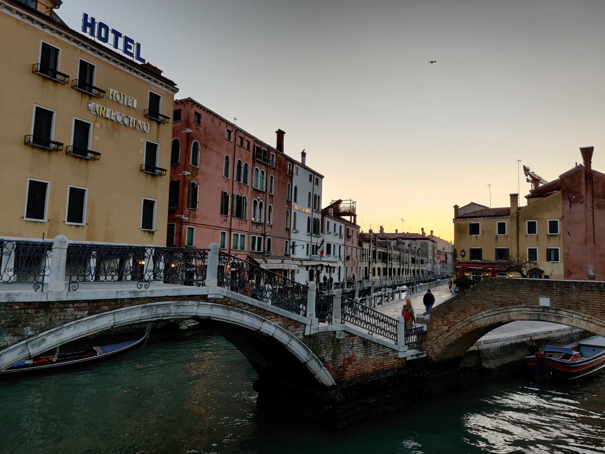 sylviahayes98's tweet photo. Honoured to be invited to Venice for the @univiu #tenprogram Communicating the Environment workshop tomorrow on beautiful San Servolo island #scicomm https://t.co/eitJzPIh5L