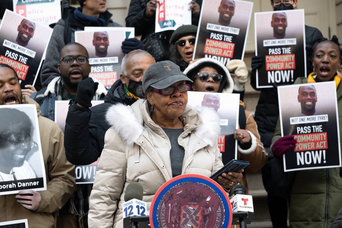 ECRBforNYC's tweet photo. Throwback to last week - powerful photos from @laurabrettxo of our City Hall conference demanding a hearing on The Community POWER Act to establish community-elected and empowered oversight of the NYPD. 

Call your council member today and urge them to sponsor the bill. https://t.co/woWX9zcOn4