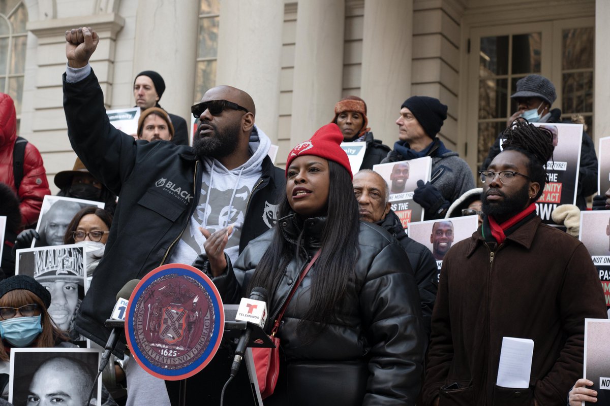 ECRBforNYC's tweet photo. Throwback to last week - powerful photos from @laurabrettxo of our City Hall conference demanding a hearing on The Community POWER Act to establish community-elected and empowered oversight of the NYPD. 

Call your council member today and urge them to sponsor the bill. https://t.co/woWX9zcOn4