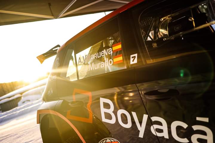 RaceSeven.com tweet media