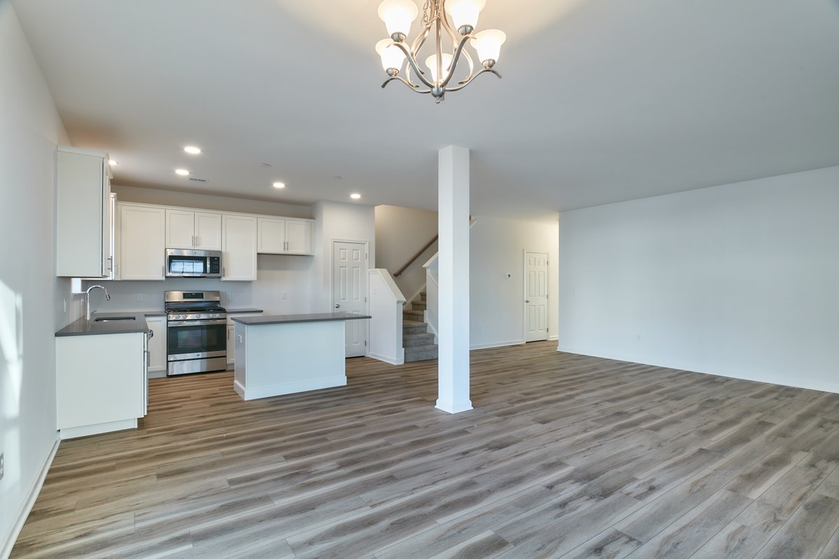 ⭐ MOVE-IN READY HOME at Sand Springs! ⭐ With 4 Bedrooms and 2.5 Bathrooms, The Nittany's open-concept main living area is perfect for everyday living and entertaining. View more details here ➡ bit.ly/293LongRunRoad