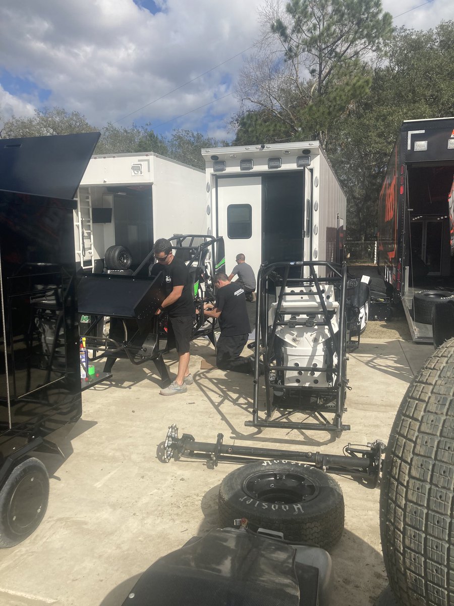 SprintCarsofNE's tweet image. Really hoping that @IndyRaceParts and @Cory_Eliason have a better night tonight with @ASCoC . They never give up