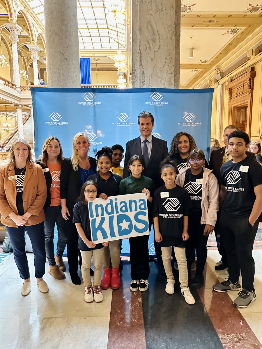 bgc_nic's tweet photo. It was an energizing day at the Statehouse with our BGC friends from across Indiana! Thanks to all our elected officials who came by to say hi, meet our Club kids, and learn more about our programs, mission, and impact. #BeGreat #GreatFuturesStartHere #BGCSJC #indianakids #INkids https://t.co/Y8SF1cUNnd
