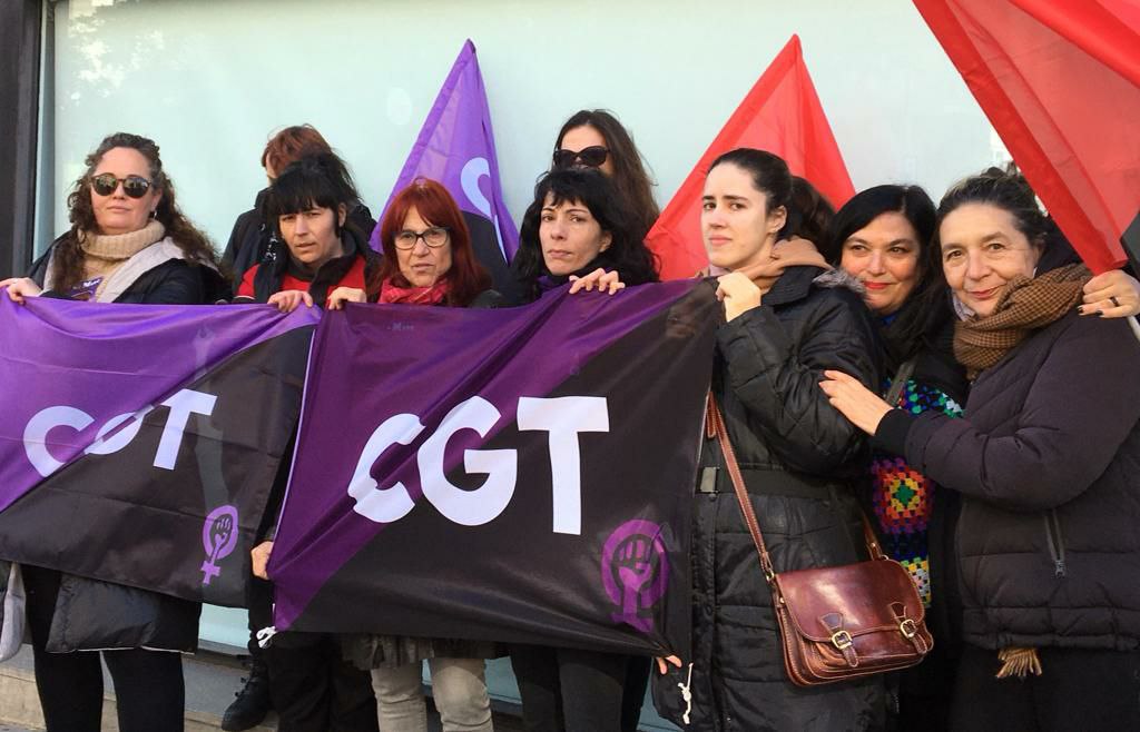 GenereCgtEnse's tweet photo. 🔥Vaga General Feminista per al 8 de Març legalitzada.

🇵🇬A tota Catalunya, de 24h, a tots els sectors i convocats tant homes com dones i ID.
❤🖤💜 Ara toca seguir organitzant comitès de vaga a centres de treball, barris i pobles. https://t.co/yRV9fEohhh