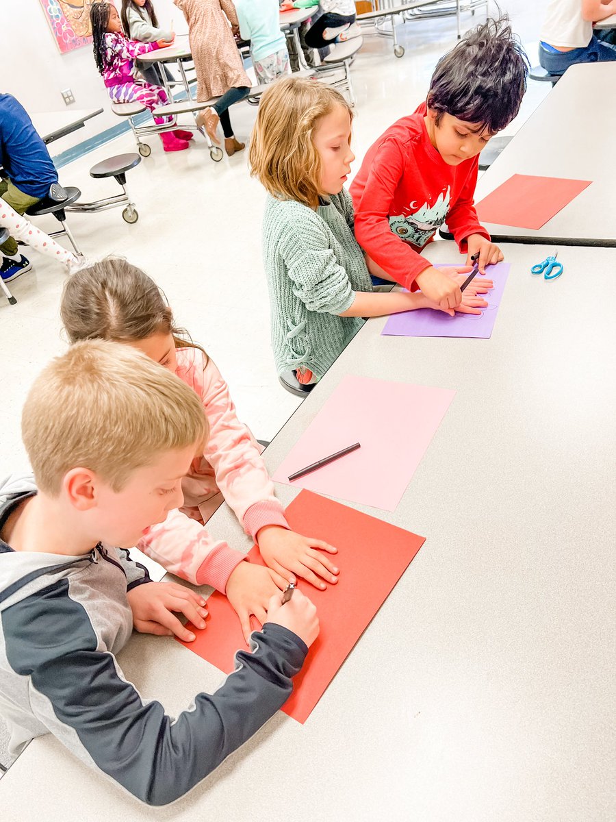 MrsToddCECS's tweet photo. Cub buddies crafting for Valentine’s Day! 💕@wilson2ndgrade @Creeksidetweet #WEareLakota #NeedToSucceedCECS https://t.co/1TuD5apmRw