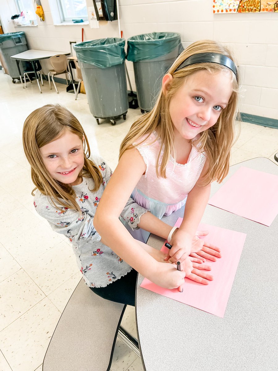 MrsToddCECS's tweet photo. Cub buddies crafting for Valentine’s Day! 💕@wilson2ndgrade @Creeksidetweet #WEareLakota #NeedToSucceedCECS https://t.co/1TuD5apmRw