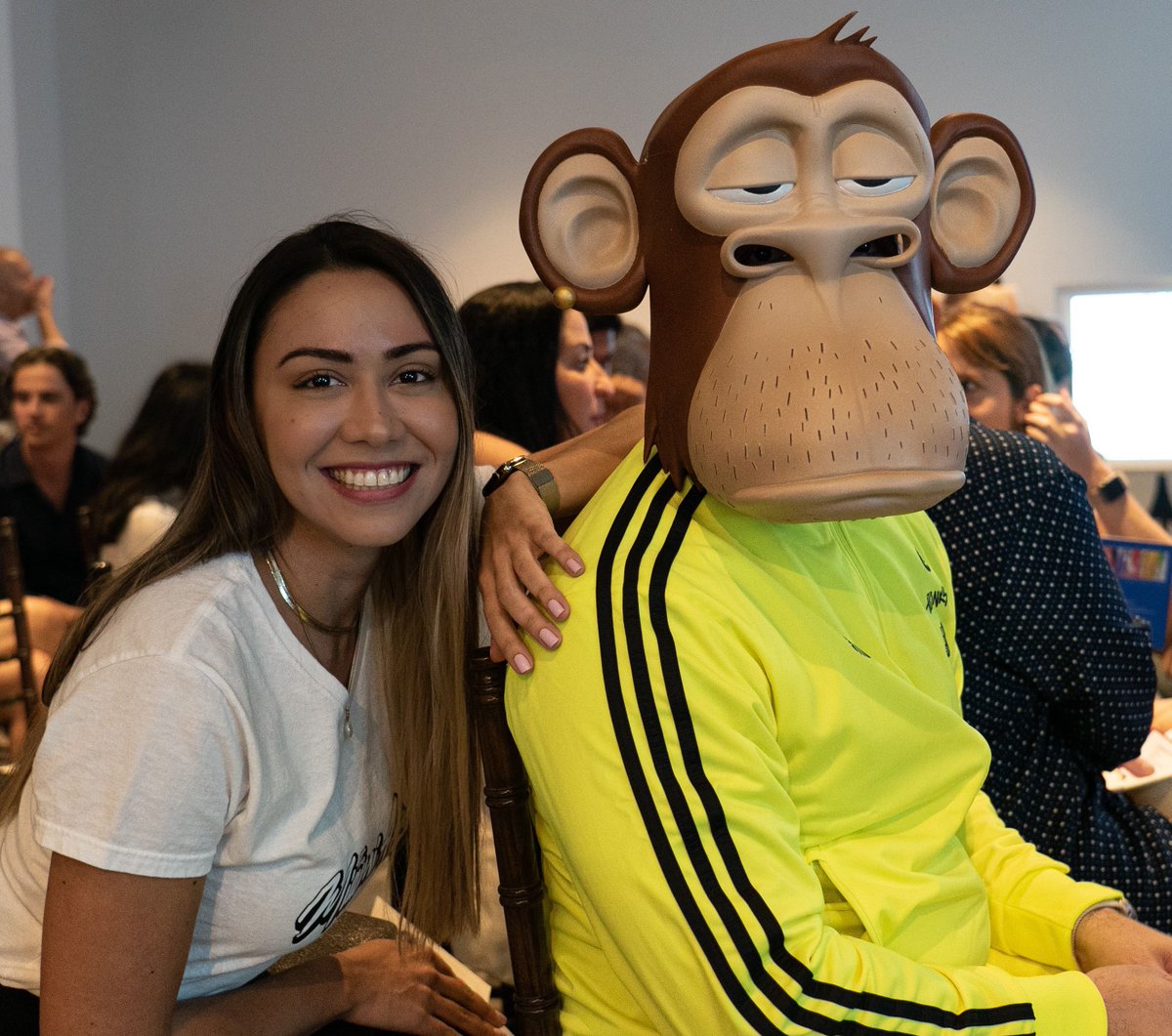 TheMiamiApe's tweet photo. Hi There from The Miami Ape Team 👋🏼 @BoredApeYC @indigo_herz https://t.co/4uNMnG2T3J