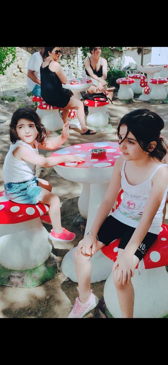 Araserzan's tweet photo. Odabaşı Mahallesi Öğretmenler Sitesi karşısı Selim Köşe Apartmanı Antakya - Hatay

Mürşit Dalyan (39)
Doğa Dalyan (7)
Güneş Dalyan (4)

İlk depremden beri enkaz altındalar. Öncesinde ses veriyorlardı fakat artık sesleri de gelmiyor lütfen acele edelim vinç yok. @BabalaTv @ahbap https://t.co/xN2bm4Nm0m