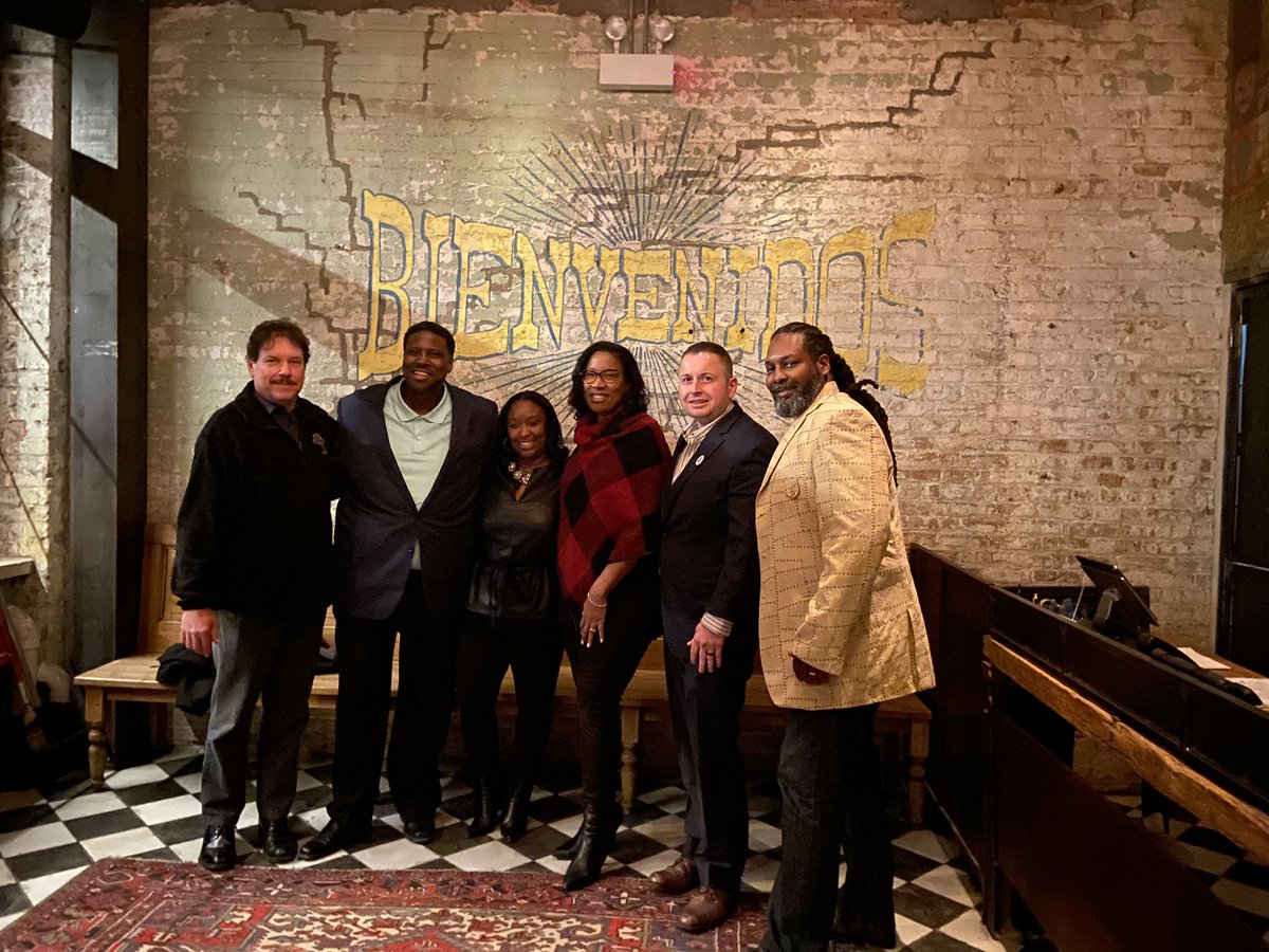 MidAmCarpenters's tweet image. Our members had a good time last week at an event for 24th Ward Alderwoman Monique Scott. Pictured: James Cain (#Local13) Jonathan Jones (#Local10), @aldermanscott24, City Treasurer Melissa Conyears-Ervin, (@ChiTreasurer), Tommy Ryan III (#Local13) &amp;amp; Anthony Driver, Sr (#Local13)