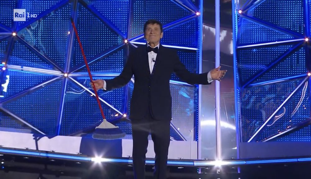 martola__'s tweet photo. il marketing dell’azienda che produce quella scopa adesso > 👀👀👀👀 #sanremo2023 https://t.co/7S4OcDXPYG