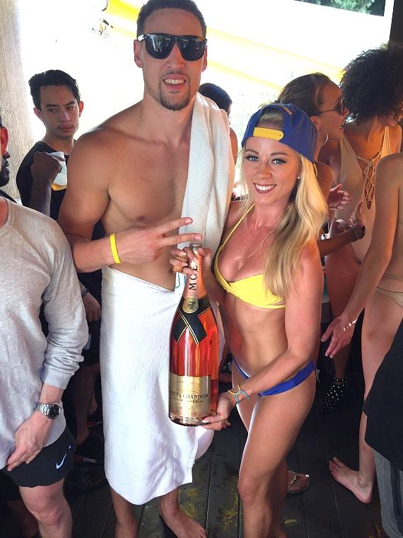 gswfacu's tweet photo. hoy es el cumpleaños del mitico klay thompson y para celebrarlo decidi hacer este hilo sobre lo que mejor hace

meter triples? no, tener sexo a mansalva https://t.co/5wxIZxWA0U