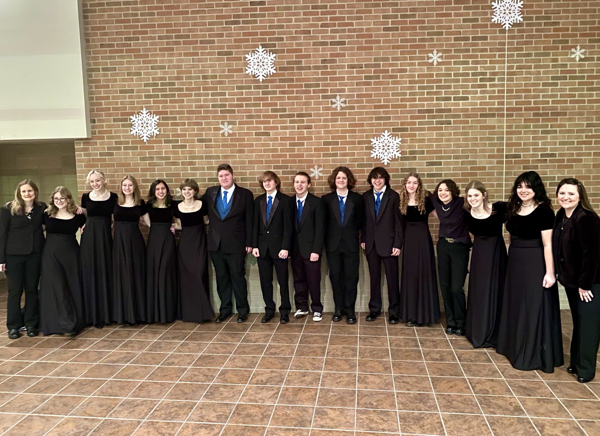 royaloakschools's tweet photo. #Way2GoWednesday
The Royal Oak High School Chamber Singers recently performed at the 🎤 MSVMA District IV Solo &amp; Ensemble festival and received a Division I rating! ⭐⭐

They will be heading to state competition in April. 🎉
#waytogowednesday #roscommunityofexcellence https://t.co/33lIGWINXX