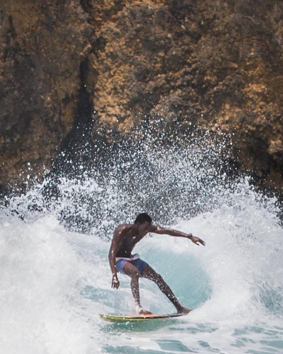 VisitaJamaica's tweet photo. Surfeando la vida en #BostonBeach, la mejor manera de disfrutar unas vacaciones mágicas en Jamaica.
#VisitaJamaica #LatidoDelMundo
Pc: @marinaburnelphotography https://t.co/bkVqwhO978