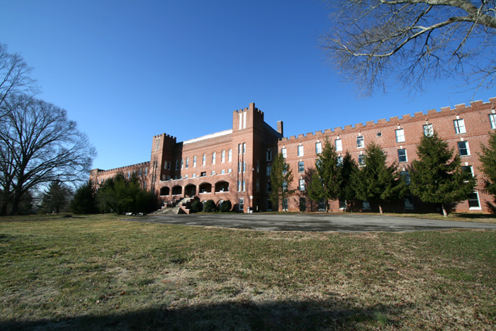 tnentertains's tweet photo. Need a school to film in? What about the first accredited Japanese educational system high school in the United States?
Tennessee Meiji Gakuin High School, in Sweetwater, could be the perfect setting for your next production.
See more: https://t.co/F48jDZvnge
#FilmTN #CreateTN https://t.co/Sanq1rGkwf