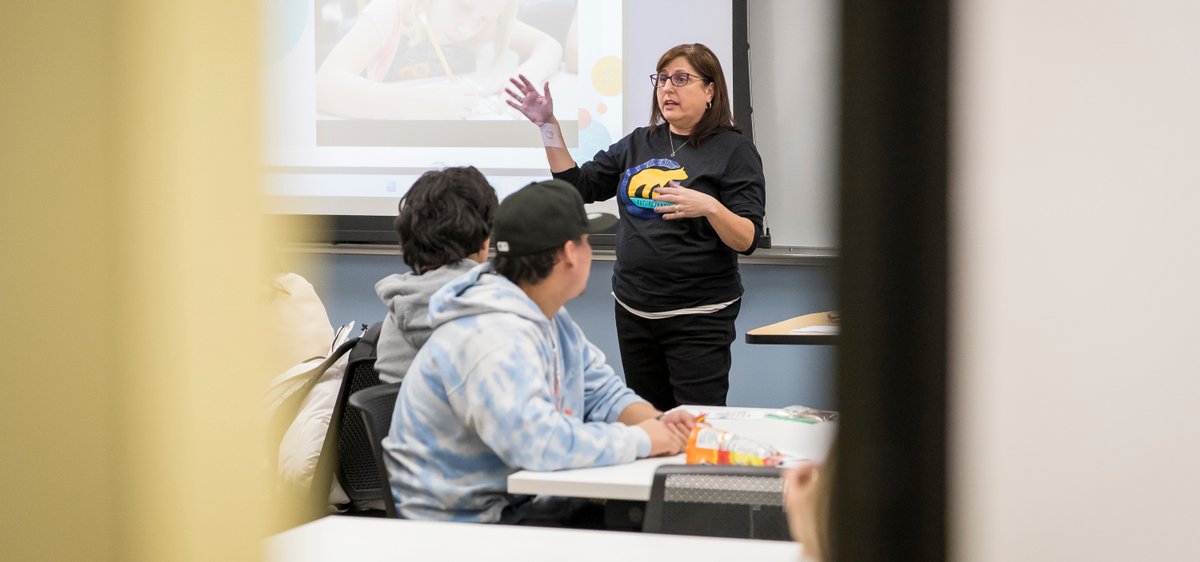 UNC_Colorado's tweet image. Great news – thanks to new investments in our Center for Urban Education program, $600,000 will be used to help address teacher shortages. The funding will help develop a pay-for-outcomes teacher recruitment model in the Denver Metro area. 

Full story: ow.ly/Mr6e50MMwNL