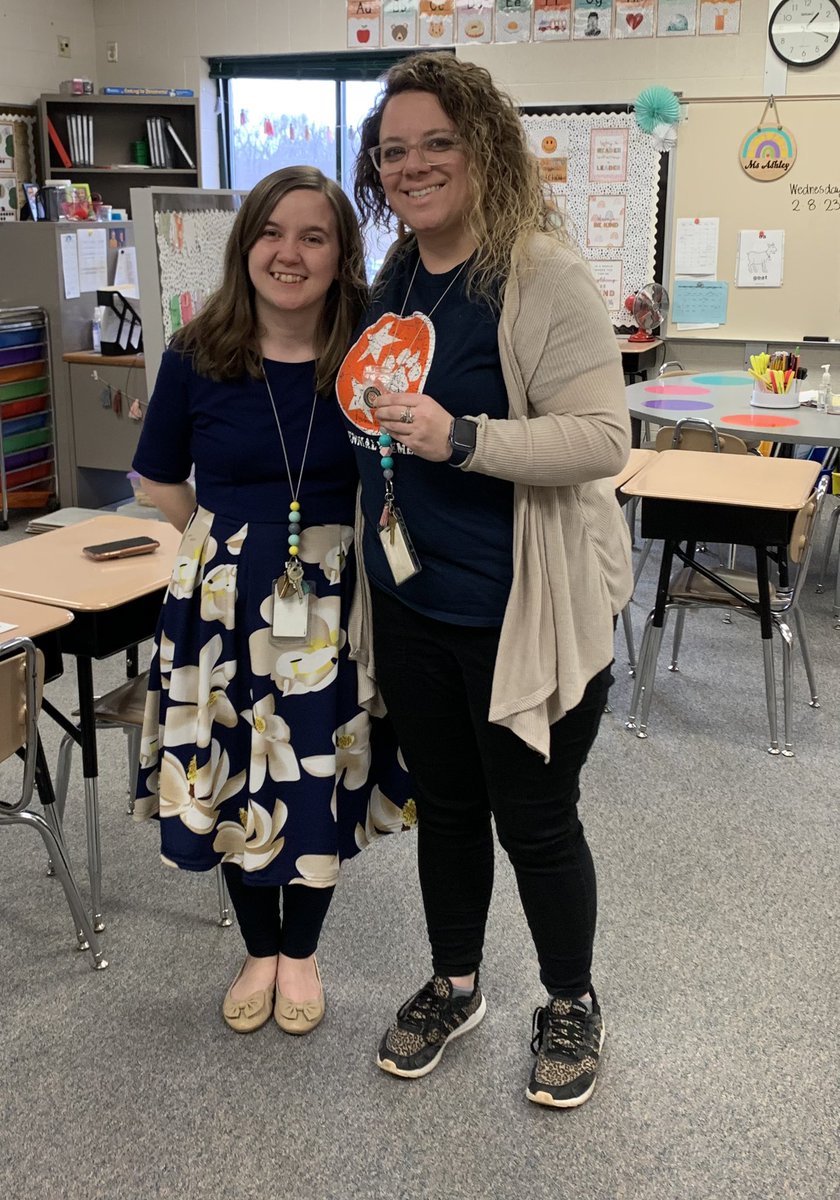 RobbieLecomte's tweet photo. Congratulations to Ashley Barnhill at Centennial Elementary School for her 5 years of service to Dickson County Schools! We are so thankful for our dedicated staff members! @DLWeeks83 @ErnestineAdams @CENT_Tweets https://t.co/teReoirzjV