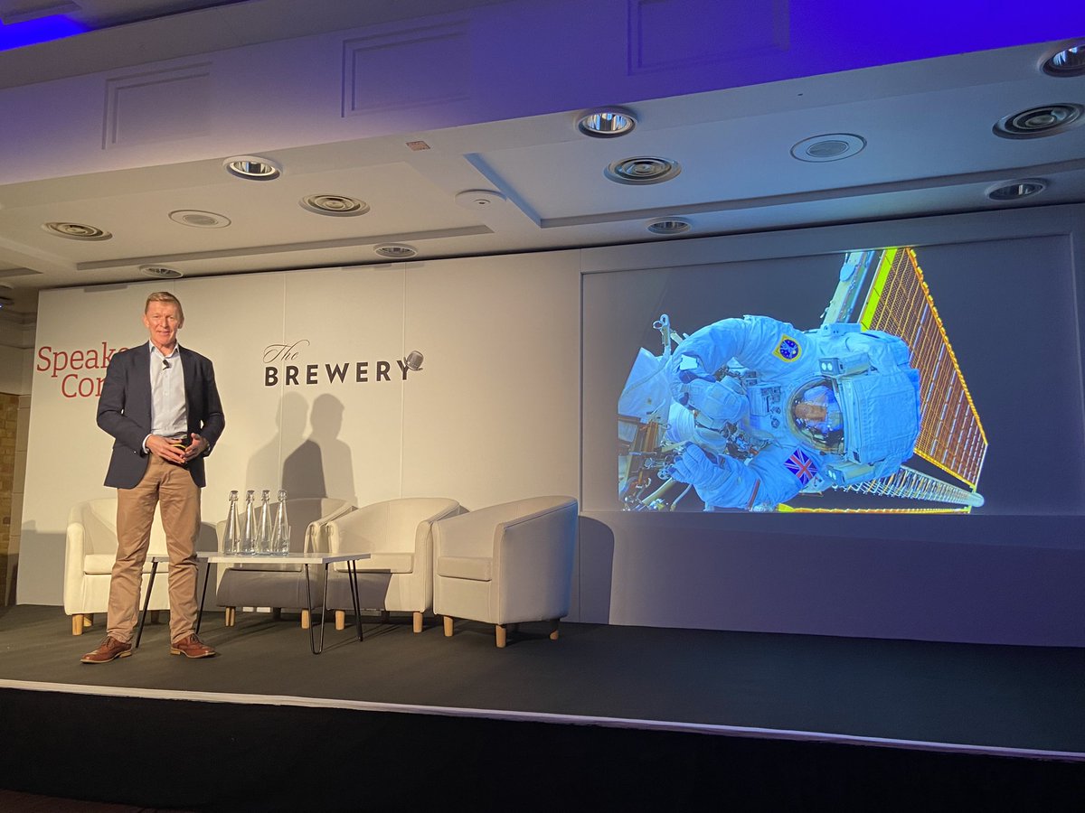 Speakers_Corner's tweet photo. @astro_timpeake is closing the show before the Q&A! #KnowledgeGuild https://t.co/9uL1Oh4mQB