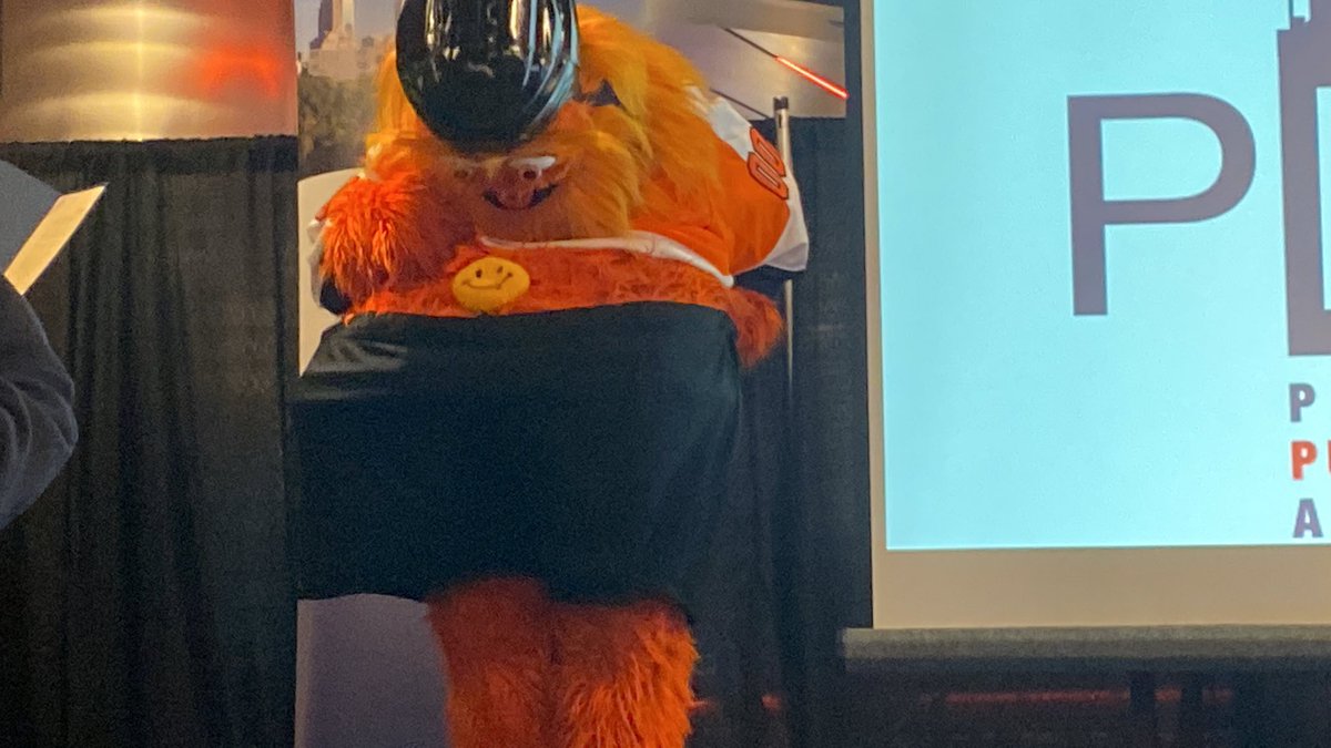 Jamie Klingler on Twitter "RT FarFarrAway Gritty’s belly button game