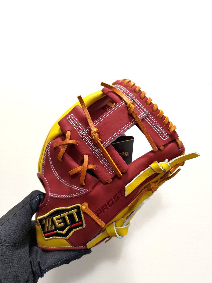 TaiwanBaseball's tweet image. ZETT Japan Prostatus is world-renowned, top-level equipment for professional players.
 
The leather is specially-selected from Japan Steerhide, which is light and soft, with a delicate surface.

taiwanbaseball.com.tw/product/533414

#zett #zettprostatus #prostatus #zettjapan #zettbaseball