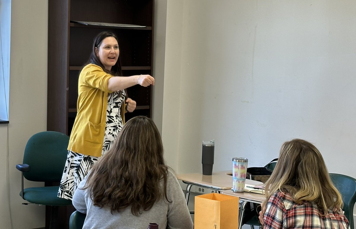 Amy Kines tweet media