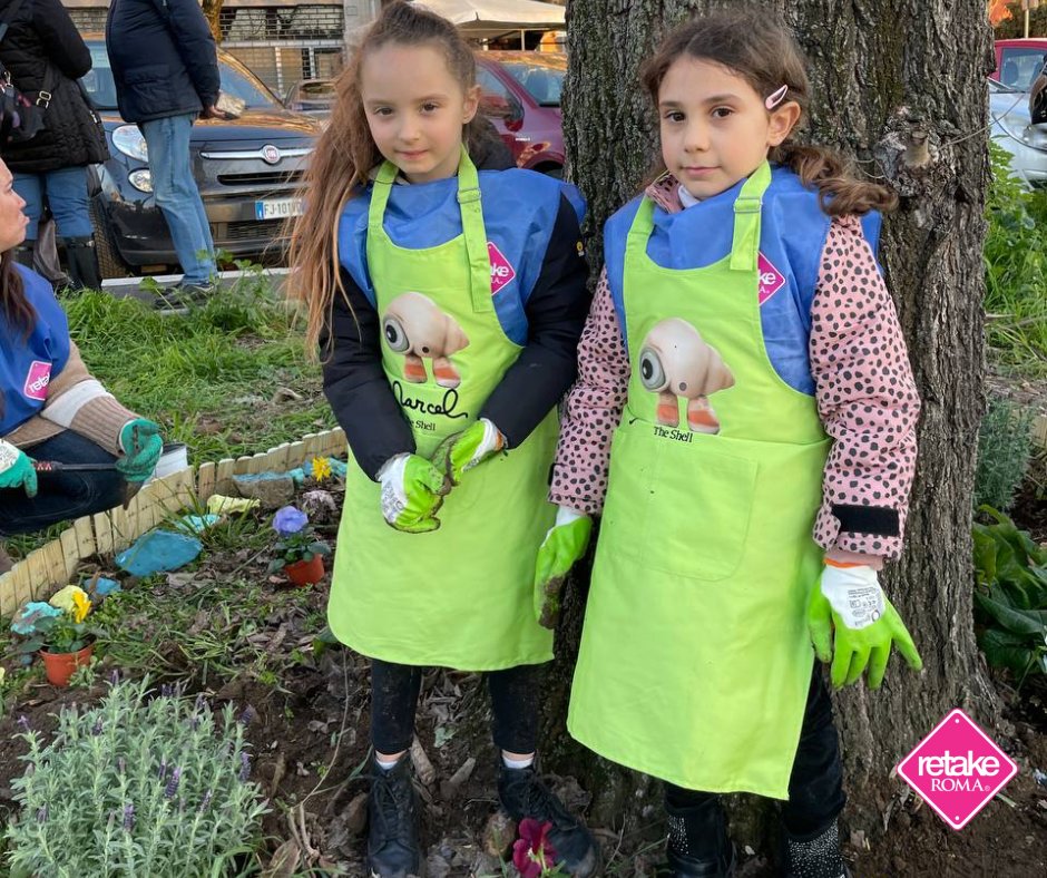 Da domani 9 febbraio al cinema arriva #Marcel. Noi lo abbiamo già conosciuto lo scorso weekend, quando insieme ai bimbi ha fatto giardinaggio e raccolto rifiuti ❤️