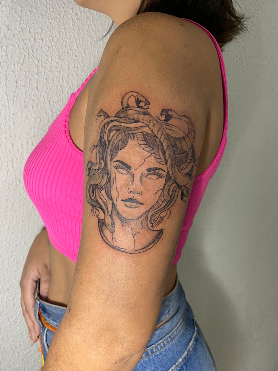 iagogatti's tweet photo. Faça um orçamento e agende um horário. Dependendo da tattoo, rola uma promoção.
Aceito cartão (divido), pix, picpay, etc... https://t.co/p3CnH6CRy0