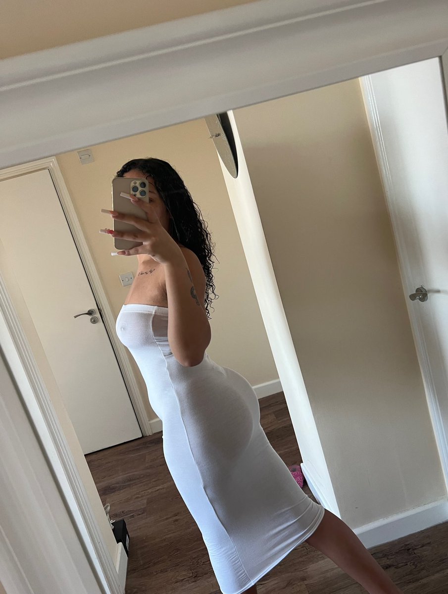 hazelreturnsx's tweet photo. summertime throwback sundress no panties🍑🤪 #piercings #body #natural #summertimefun #onlyfansbabe #LinkInBio #frenchies #curlyhair https://t.co/7UNzymzbUG